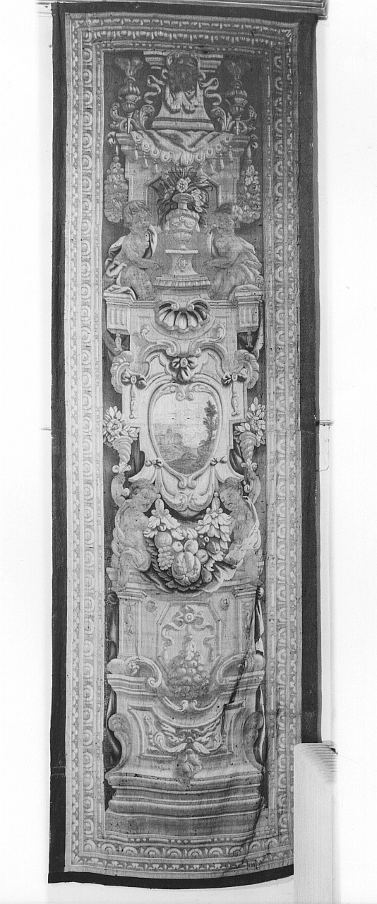 Arazzo con decorazioni a candelabra - Galleria del Costume, Deposito Arazzi, Palazzo Pitti, Firenze